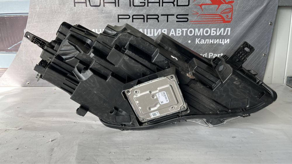 3 броя ляв и 2 броя десен фар Ford Kuga 2021-