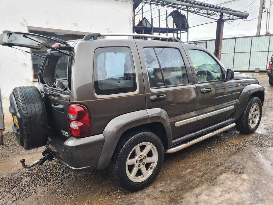 Dezmembrari dezmembrez  Jeep Cherokee III 2.8, 2.5 D