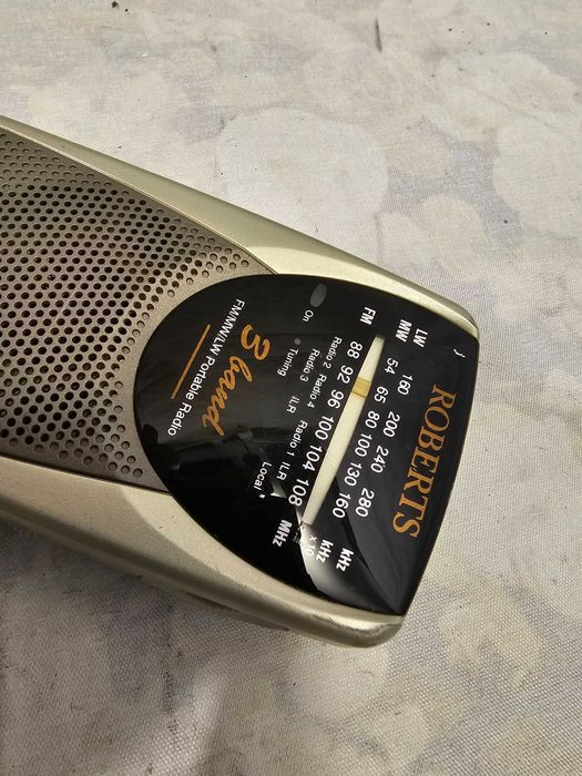 Roberts 3 band FM/MW/LW Portable radio