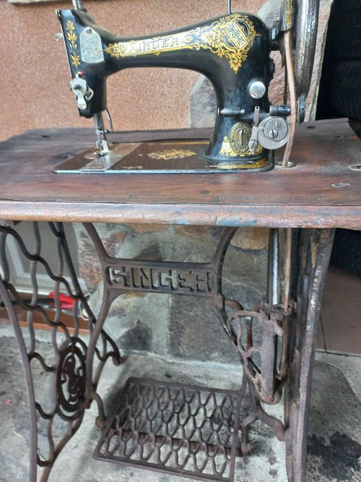 Masini de Cusut Singer & CO Vintage