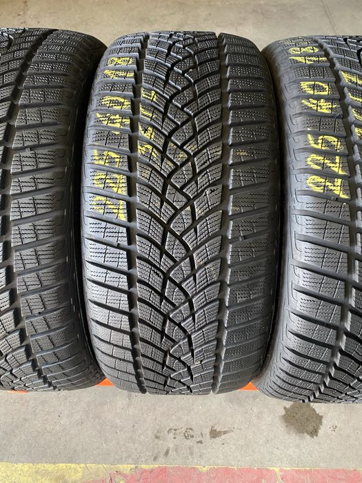 Anvelope iarna 225/40/18 Goodyear Ultra Grip Performance 225 40 18 R18