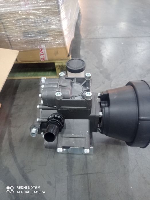 Насос 3 поршенли 600 литирли Опрыскивателлар штангиллар учун