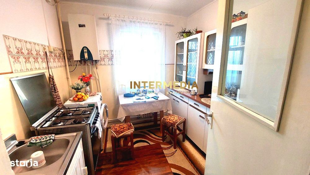 Apartament 2 camere decomandat etaj 1 Cetate
