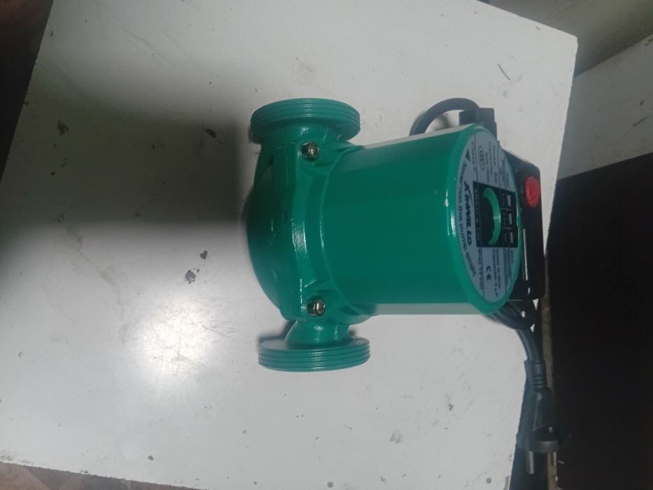 Продам поверхностный насос.