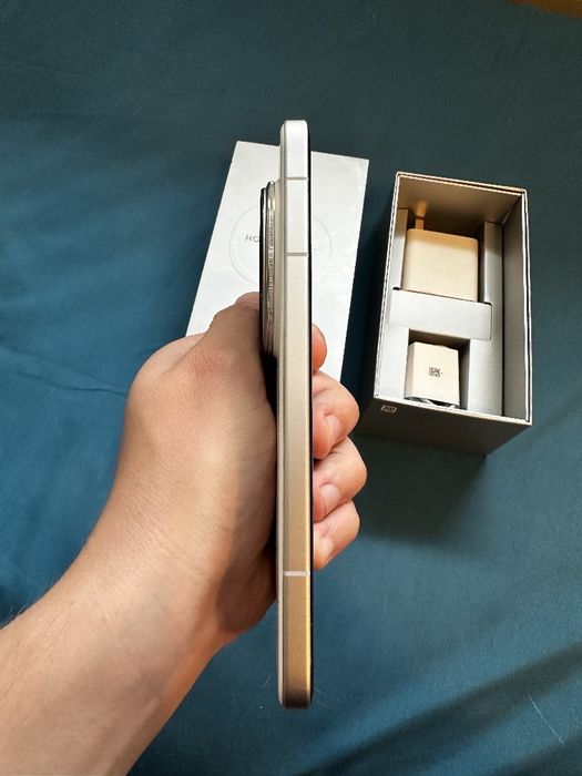 Honor Magic 8 Pro 16-512 + Earbuds
