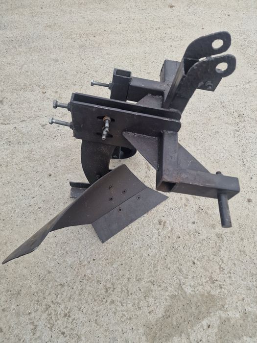 plug 1 una brazda cormoana trupita pentru tractor mic 12 - 18 cp