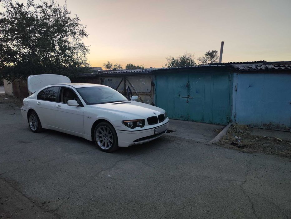Продам свою BMW e65 2003года 745i