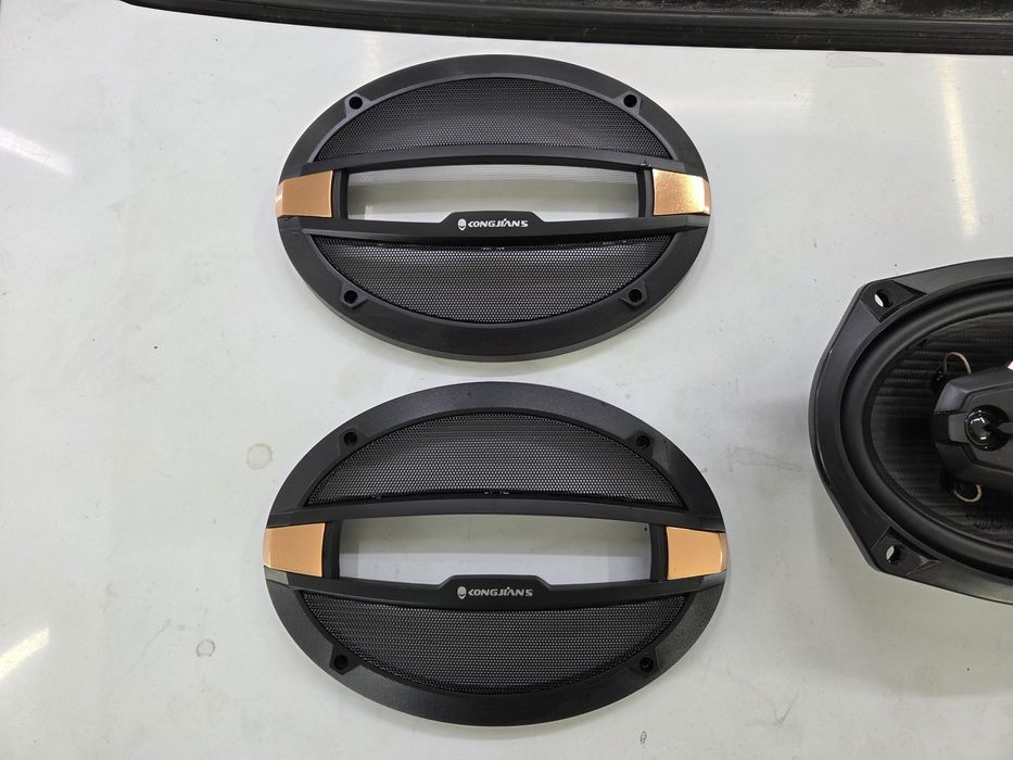 Колонки Яйца Пара