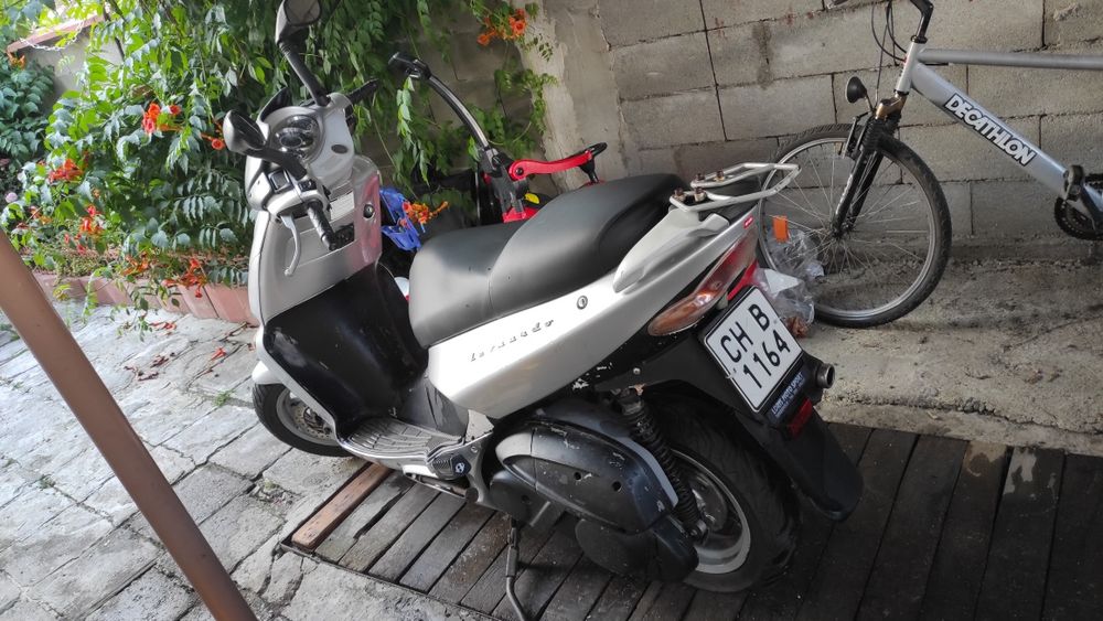 Априлия Леонардо 250