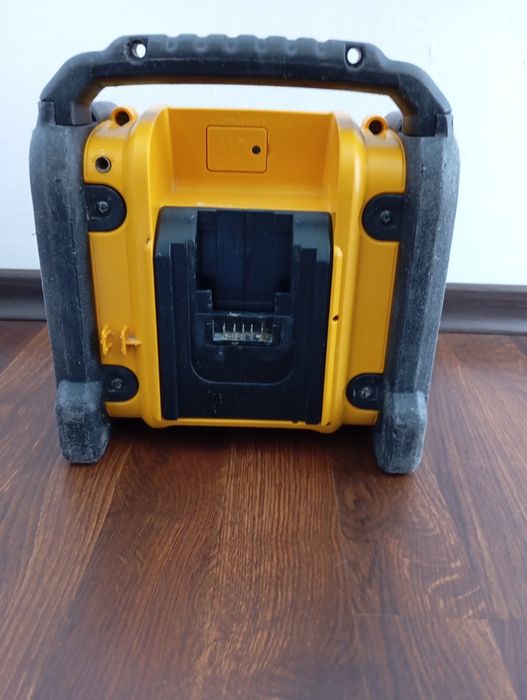 Радио Девалт батерия