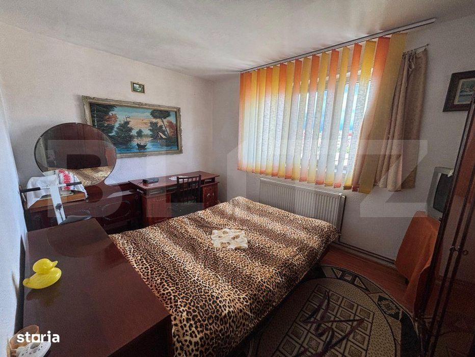 Apartament de vanzare, cu 2 camere, 49 mp, zona Micro 11