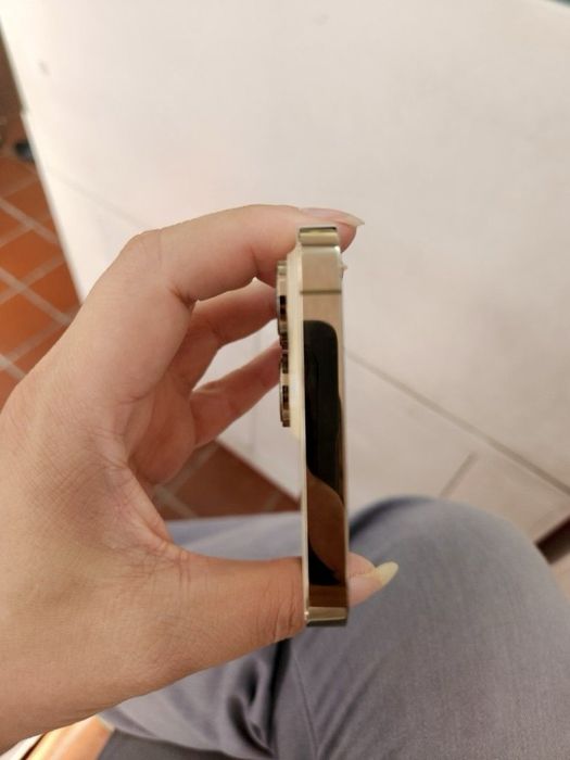 Dezembrez iphone 14 pro max spate cititi descrierea