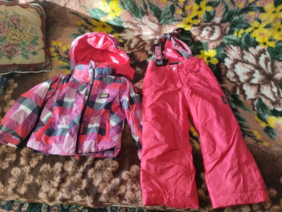 Продам детский комбинезон новый