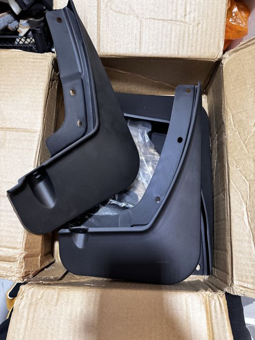 Брызговик на Kia Carnival