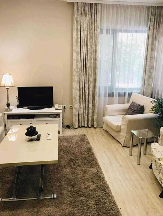 Двустаен апартамент под наем Център