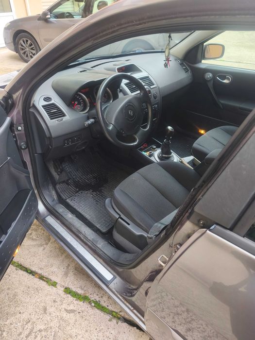 Продавам Рено меган