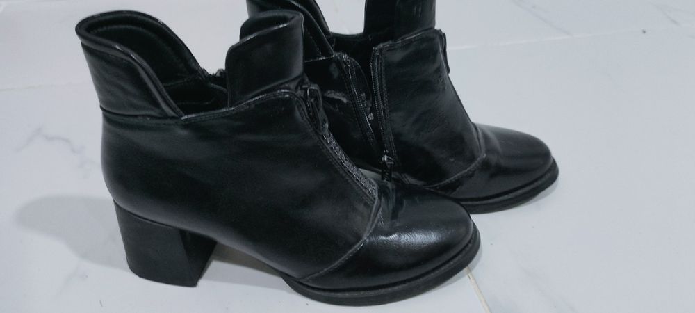 разные полусапожки по 15к