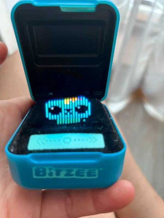 Bitzee Jucarie interactiva - Animalut digital, cutie albastra