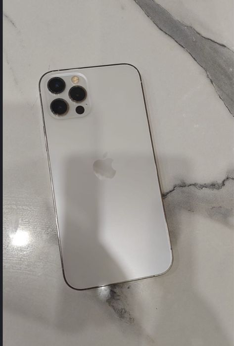 90000 Продается iPhone 12 Pro (белый) срочноо‼️