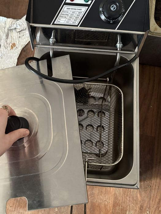 Фритюрницы  две одинарная и двойна