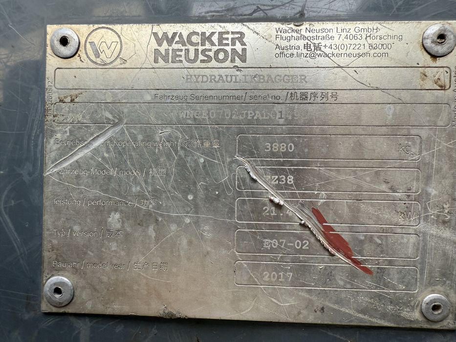 De vanzare sau da inchiriat Excavator Wacker Neuson