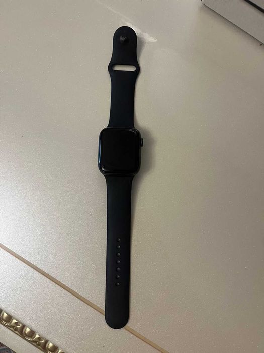 Продам Apple Watch 6
