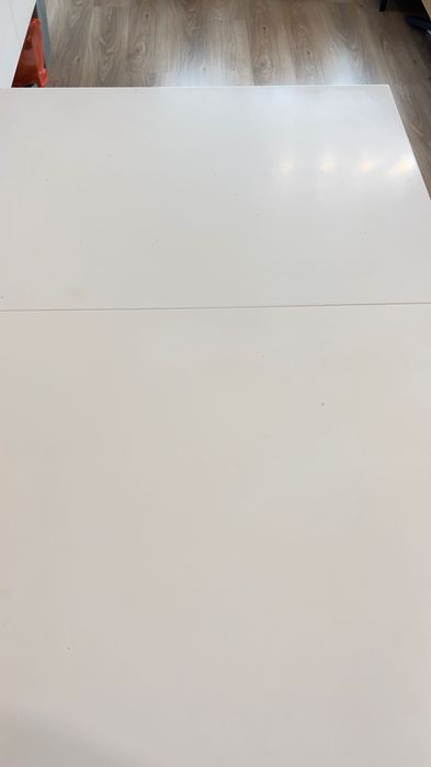 трапезна маса с удължение