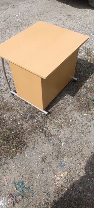 Продам стол компьютерный