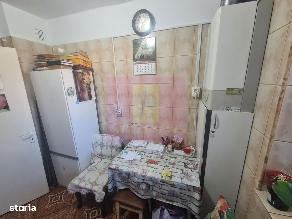 Apartament cu 3 camere de vanzare in Campina - Zona Centrala