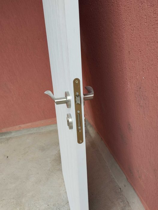 Интериорни врати