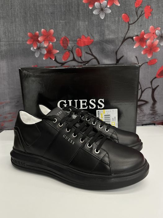 Обувки Guess VIBO