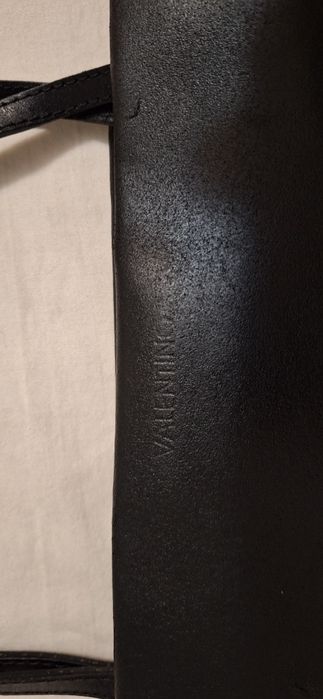 Valentino- дамски чанти от естествена кожа