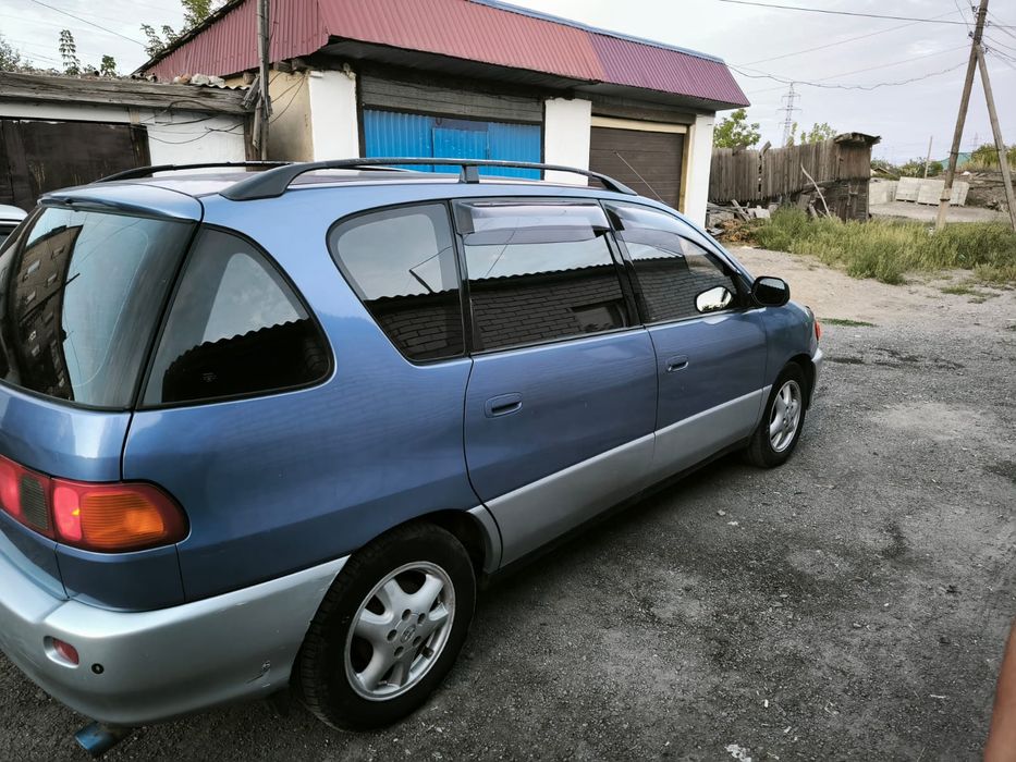 Продам семейную машину