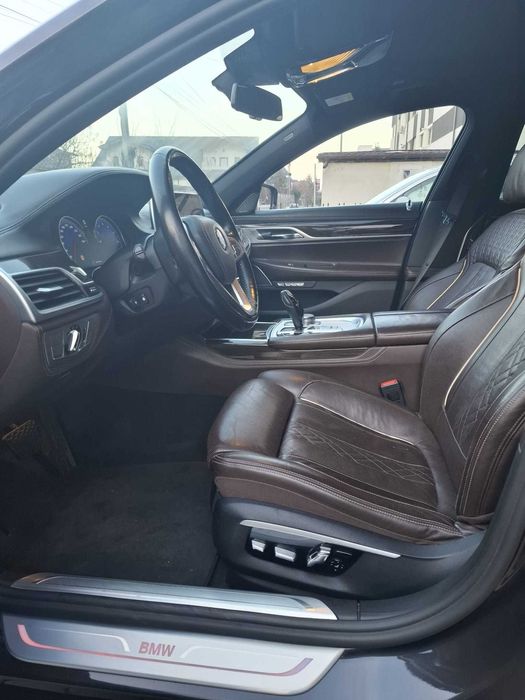 BMW 750i Xdrive, 4,4l benzina