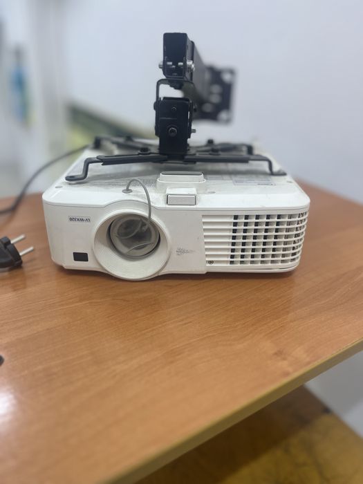 Проектор Canon LV-WX 320