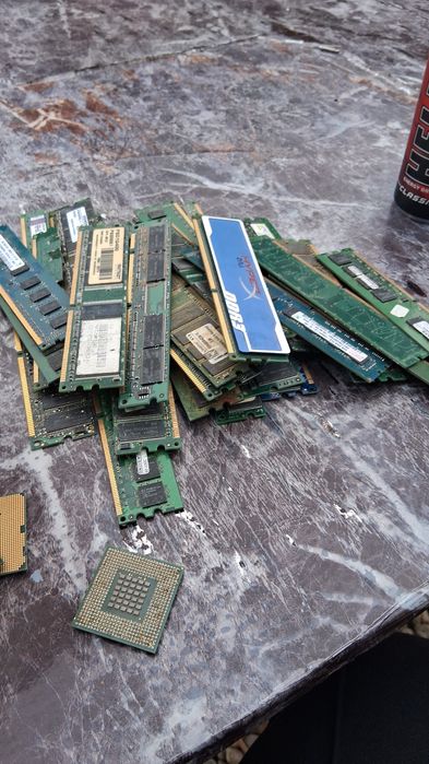 Reciclam placi electronice,procesoare,ram,telefoane vechi, unitati de calculatoare, laptopuri etc