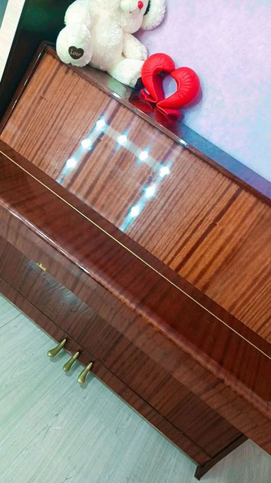 Продам свою пианино