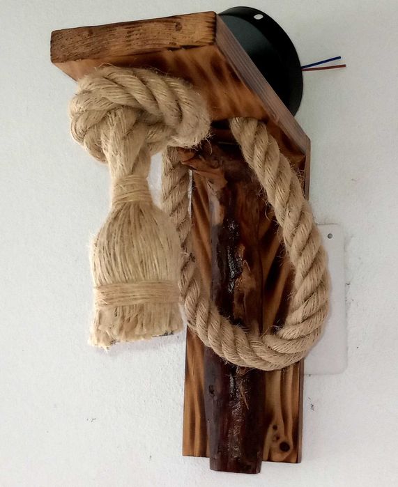 Aplica rustica - din lemn masiv si franghie de iuta, realizata manual