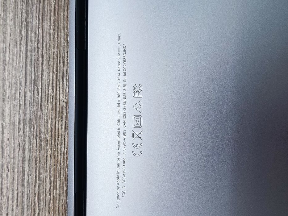 MacBook Pro (13 - inch,-2018) + Magic Mouse 2