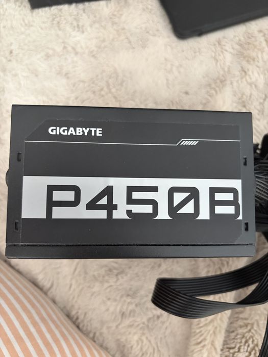 Sursa Gigabyte 450W