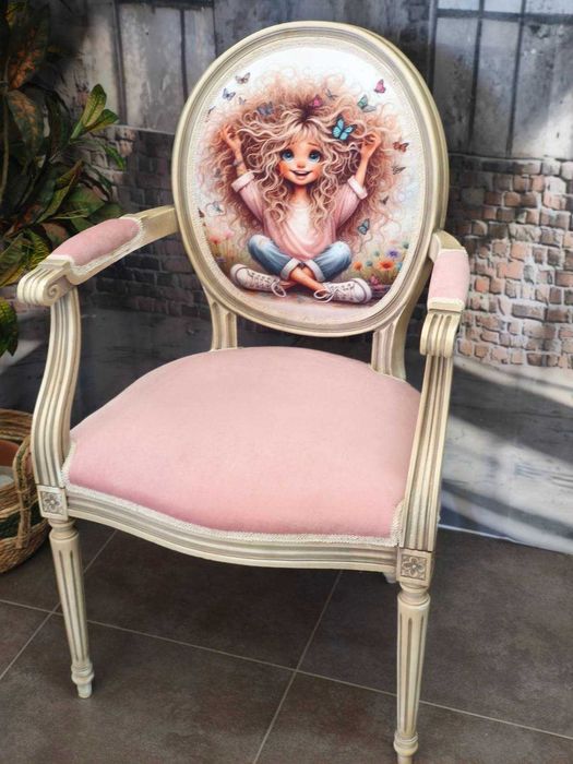 Стол модел Медальон