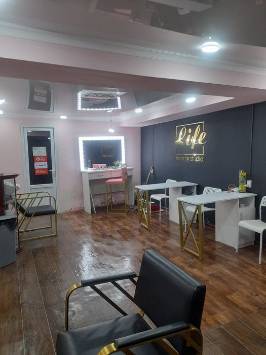 Мебель для салона кросатыи