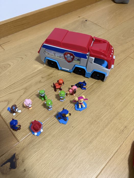 Masinuta Paw Patrol - Pup Squad, Paw Patroller, cu figurine si masinute