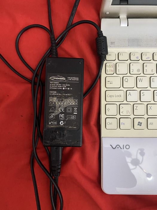 Vand Sony Waio Model-PCG-71212M pentru piese pret 200 lei