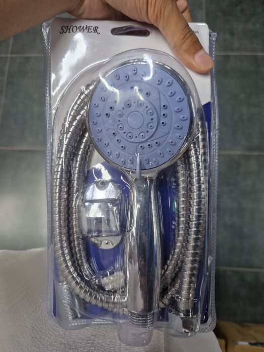 Продам новый комплект для душа.