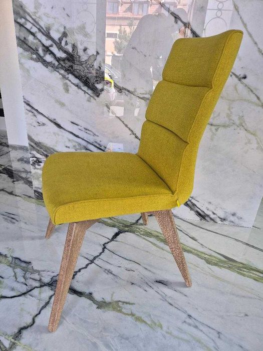 Vand 6 scaune tapitate moderne, stare foarte buna.