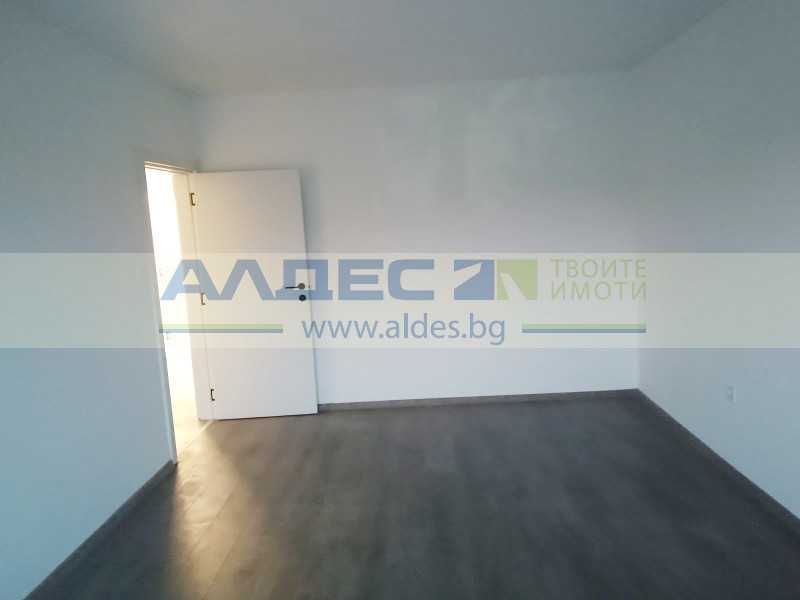 Дава се под наем Тристаен апартамент в София, Люлин 10 - 85 кв.м за 499.8 € - Снимка #2