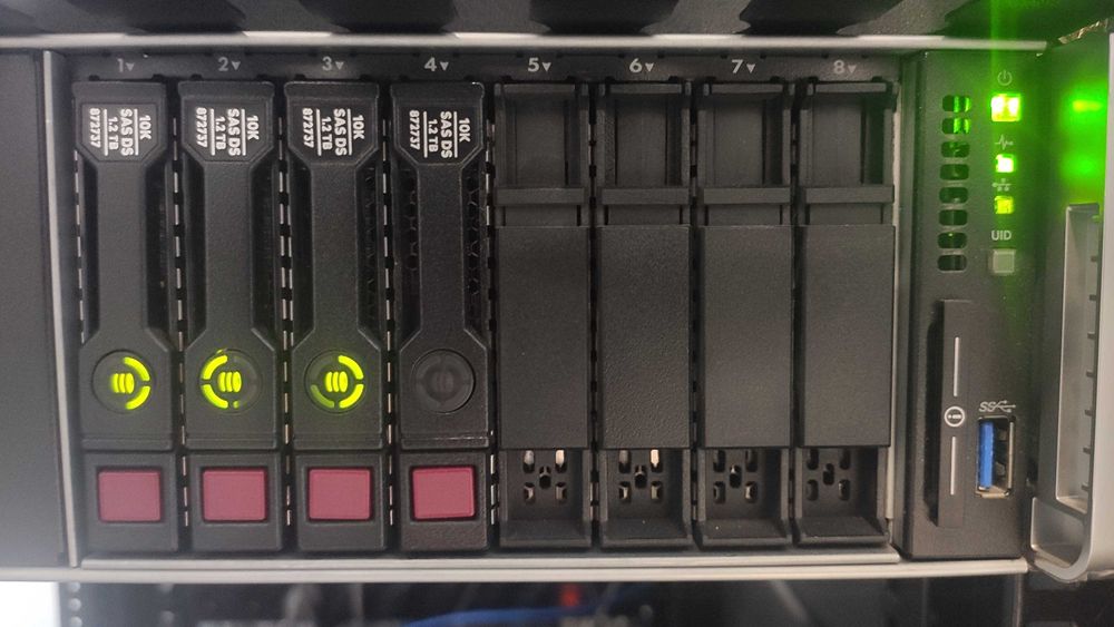 Сервер HP ProLiant DL380 Gen9 SFF