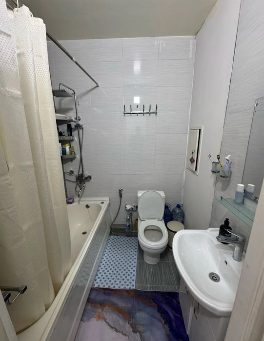 Сергили район  Янги Чоштепа метрони олдида кв сотилади 2 хона