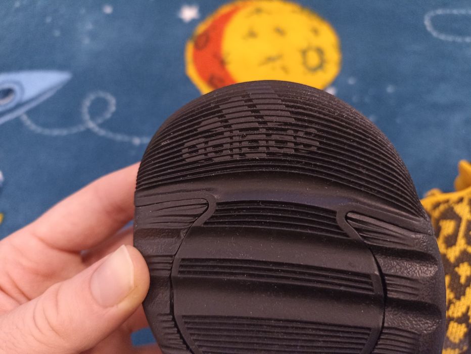 Нови маратонки Adidas Uk8